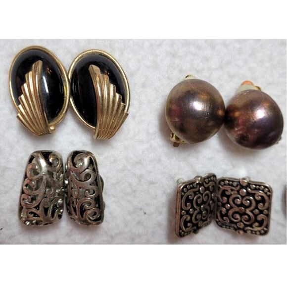 Clip On Earrings 6 Pc Lot 80s 90s Vintage Button Black White Silver Iridescent - Picture 4 of 5